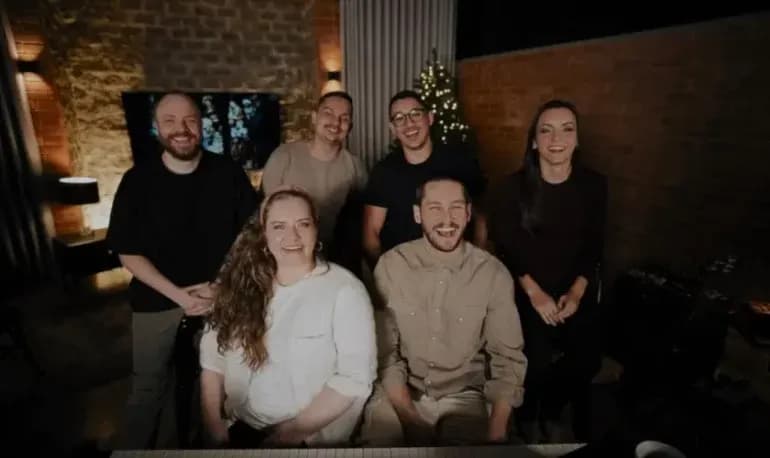 Purples apresenta especial de Natal acústico com canção inédita