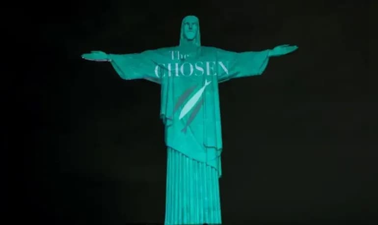 “The Chosen” é homenageado com projeção no Cristo Redentor