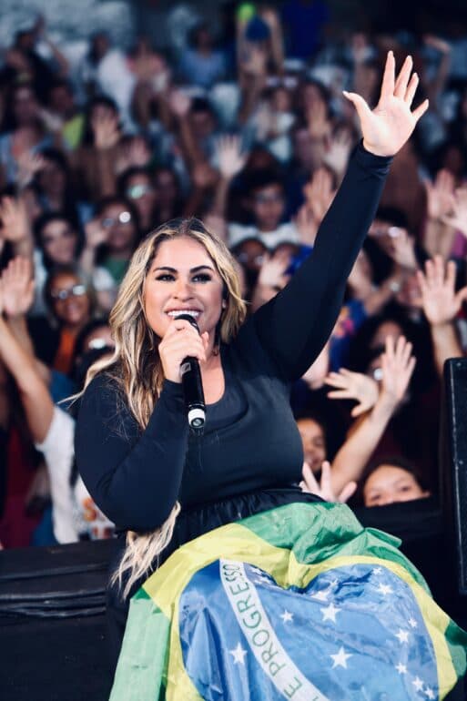 Michelle Nascimento percorre o Brasil com o projeto “Ele Veio” e anuncia novos louvores autorais com Tuca Nascimento