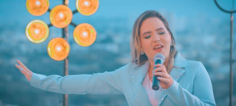 Brunna Brandão exalta o nome de Deus em “Não Há Outro”, seu novo single
