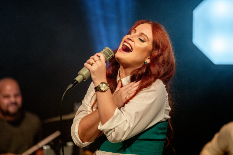 KEYLLA KAROLYNY SE DECLARA PARA DEUS NO LANÇAMENTO DO SINGLE “DECLARAÇÃO DE AMOR”
