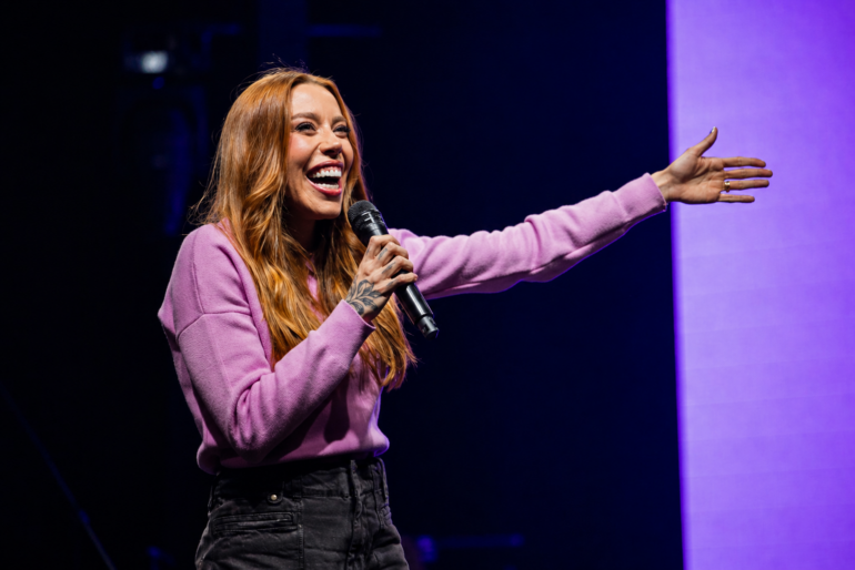 Julliany Souza grava novo álbum “Jesus” com grandes nomes do gospel e emociona público