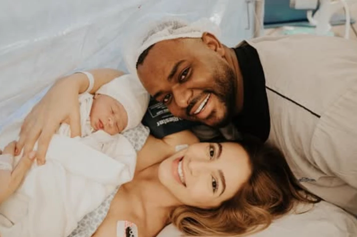 Cantor Samuel Messias celebra nascimento do segundo filho, José: “Agora estamos completos”